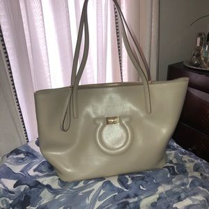 [SOLD]Ferragamo City Tote